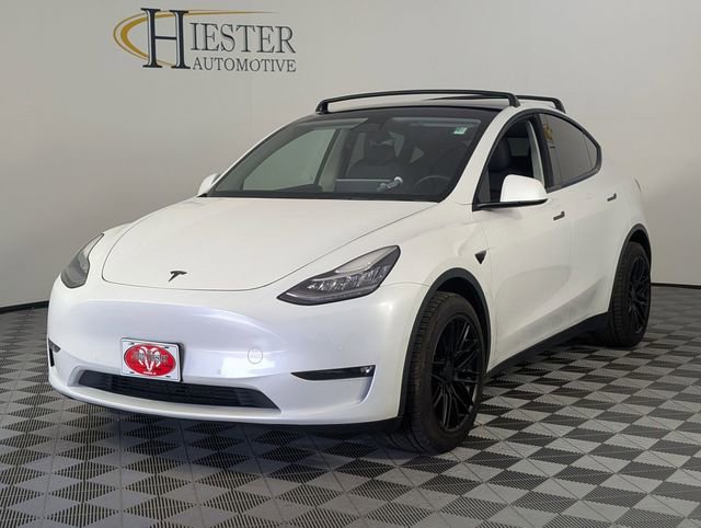 Used 2022 Tesla Model Y Long Range image 4