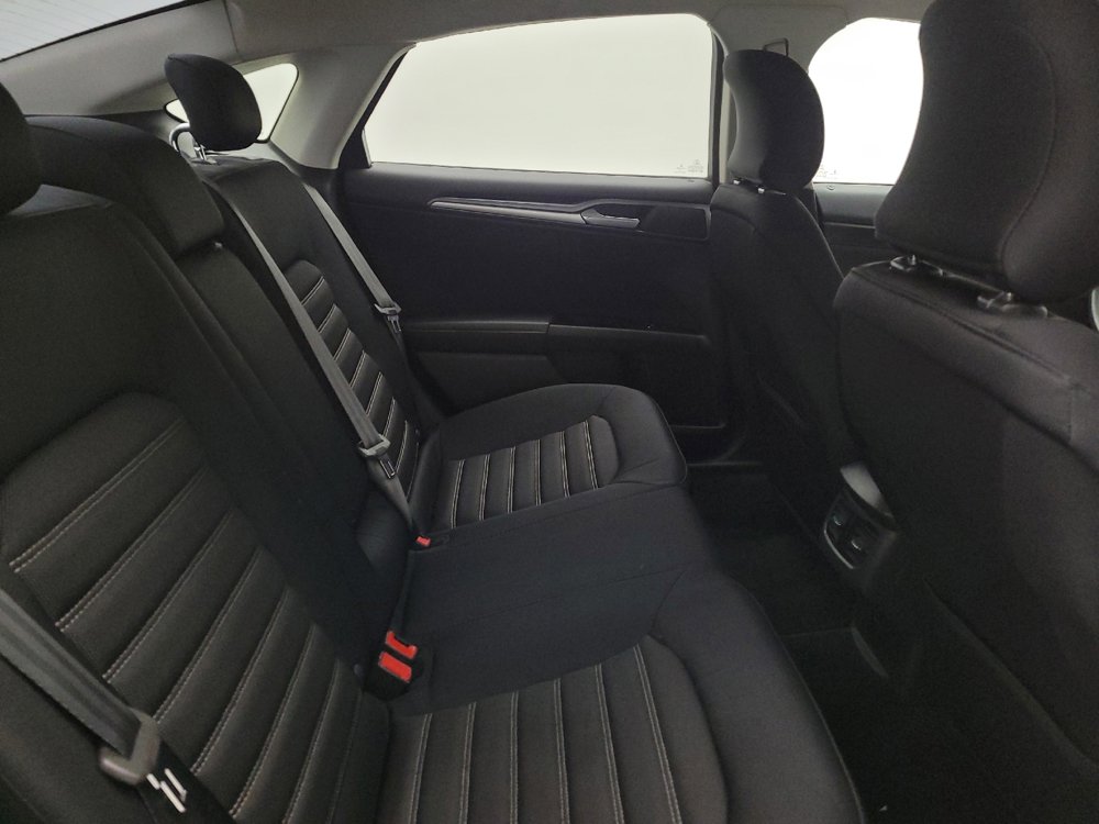 Used 2015 Ford Fusion SE image 19