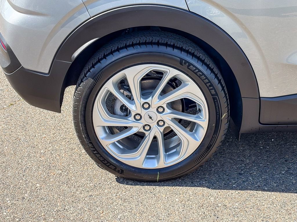 New 2027 Chevrolet Bolt LT w/ Comfort Package image 10