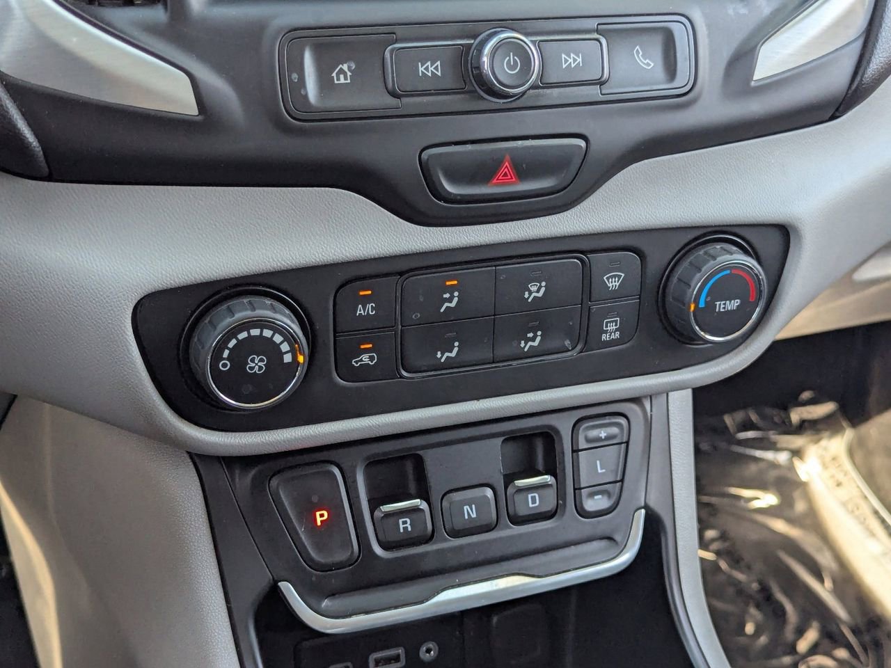Used 2020 GMC Terrain SLE image 25