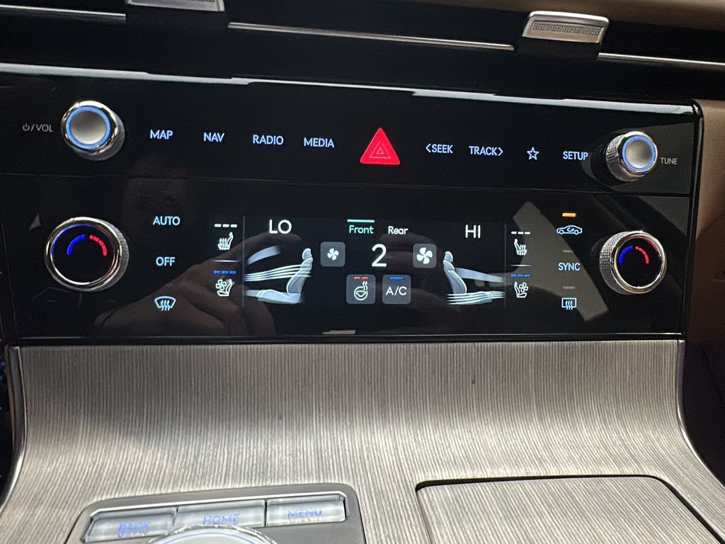 Certified 2025 Genesis G80 2.5T Advanced AWD/4WD image 28