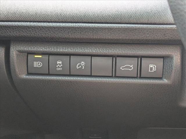 Used 2025 Toyota Camry LE w/ Convenience Package image 11