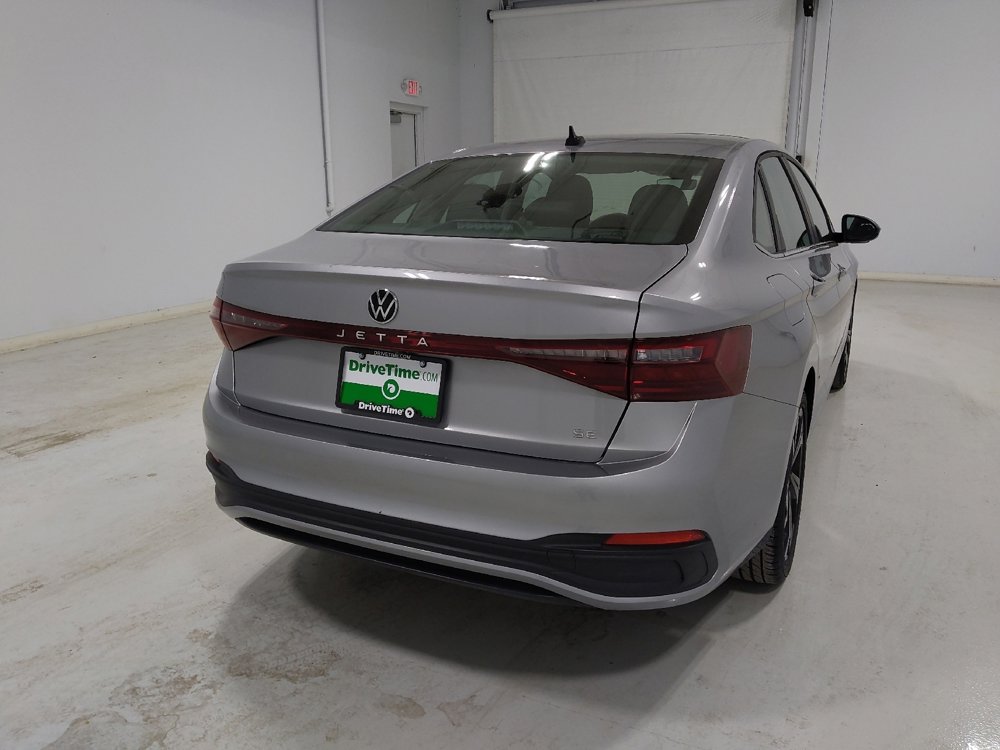 Used 2025 Volkswagen Jetta SE w/ Sunroof Package image 7