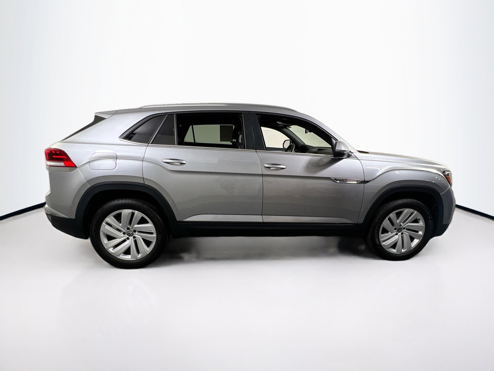 Used 2023 Volkswagen Atlas Cross Sport SE AWD/4WD image 4