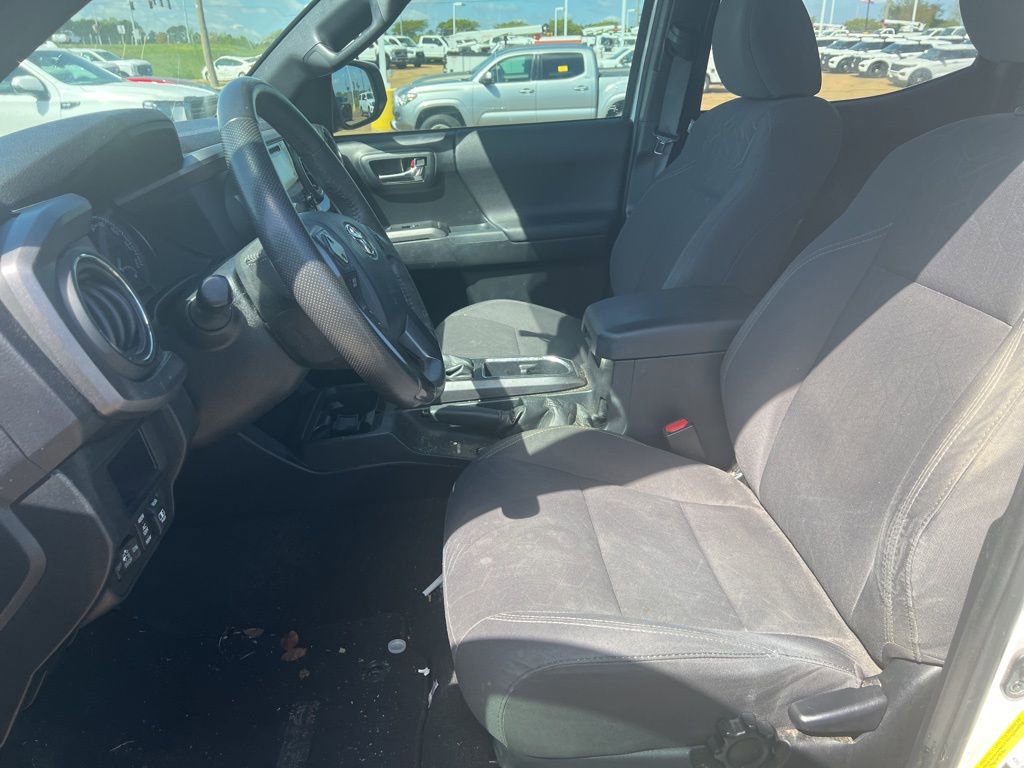 Used 2017 Toyota Tacoma TRD Off-Road w/ Tow Package (A/T) image 19