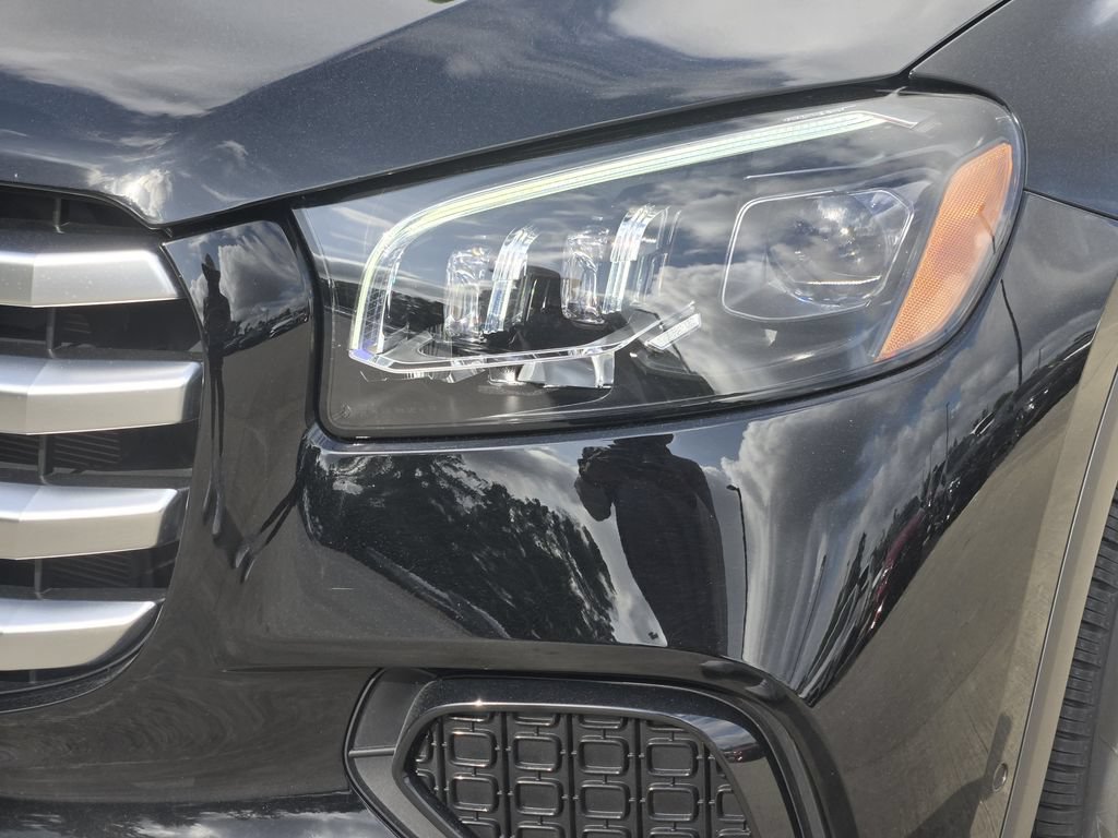Used 2024 Mercedes-Benz GLS 450 4MATIC image 10