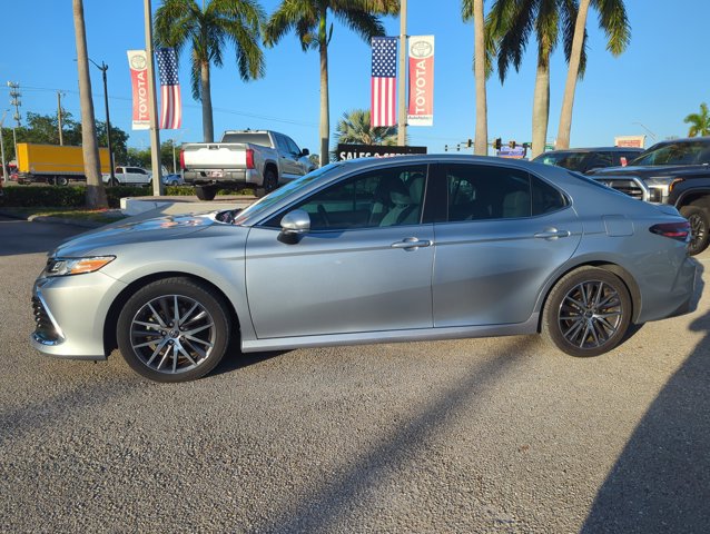 Certified 2022 Toyota Camry XLE FWD image 5
