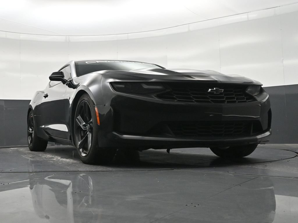 Used 2020 Chevrolet Camaro LT RWD image 29