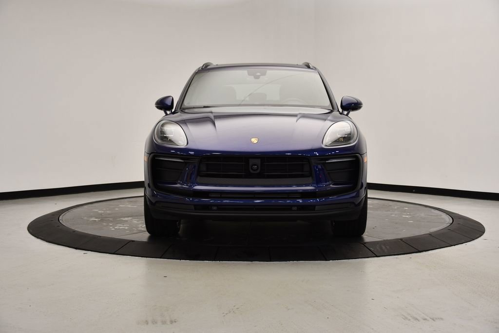 Certified 2025 Porsche Macan image 10