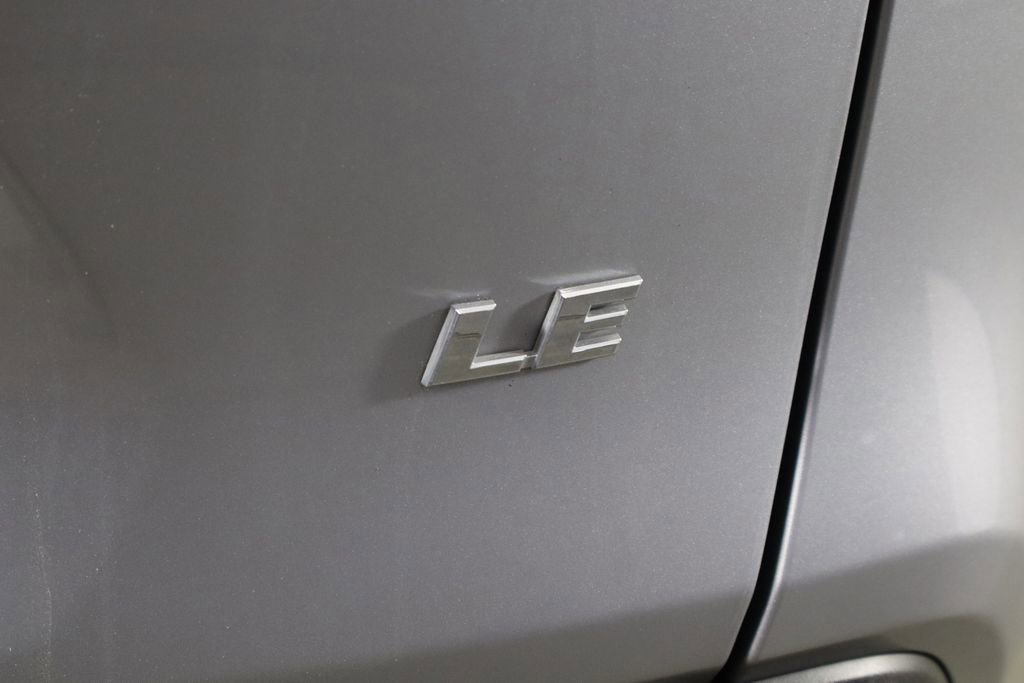 Used 2019 Toyota RAV4 LE FWD image 41