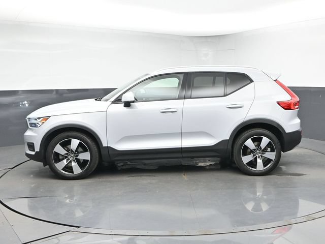 Used 2022 Volvo XC40 T4 Momentum FWD image 6