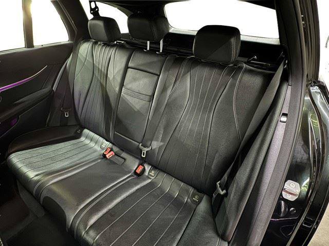 Used 2017 Mercedes-Benz E 400 4MATIC Wagon image 55
