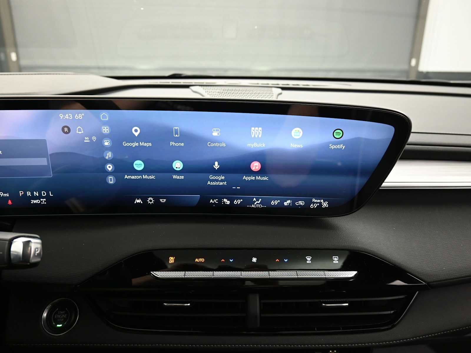 Used 2025 Buick Enclave Preferred w/ Power Package image 19