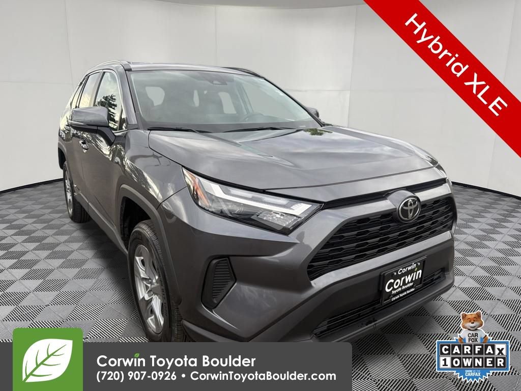 Used 2025 Toyota RAV4 XLE AWD/4WD image 1