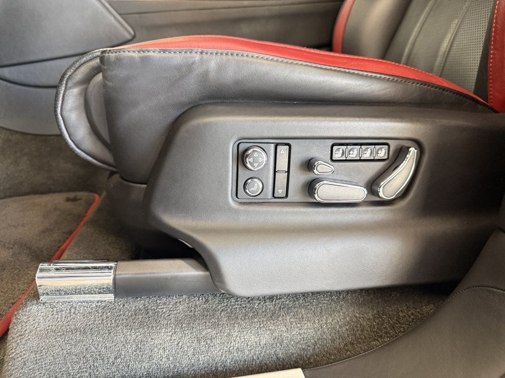 Used 2020 Bentley Bentayga Speed AWD/4WD image 13