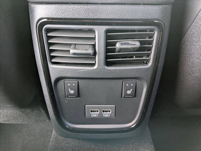 Certified 2023 Chrysler 300 C image 19