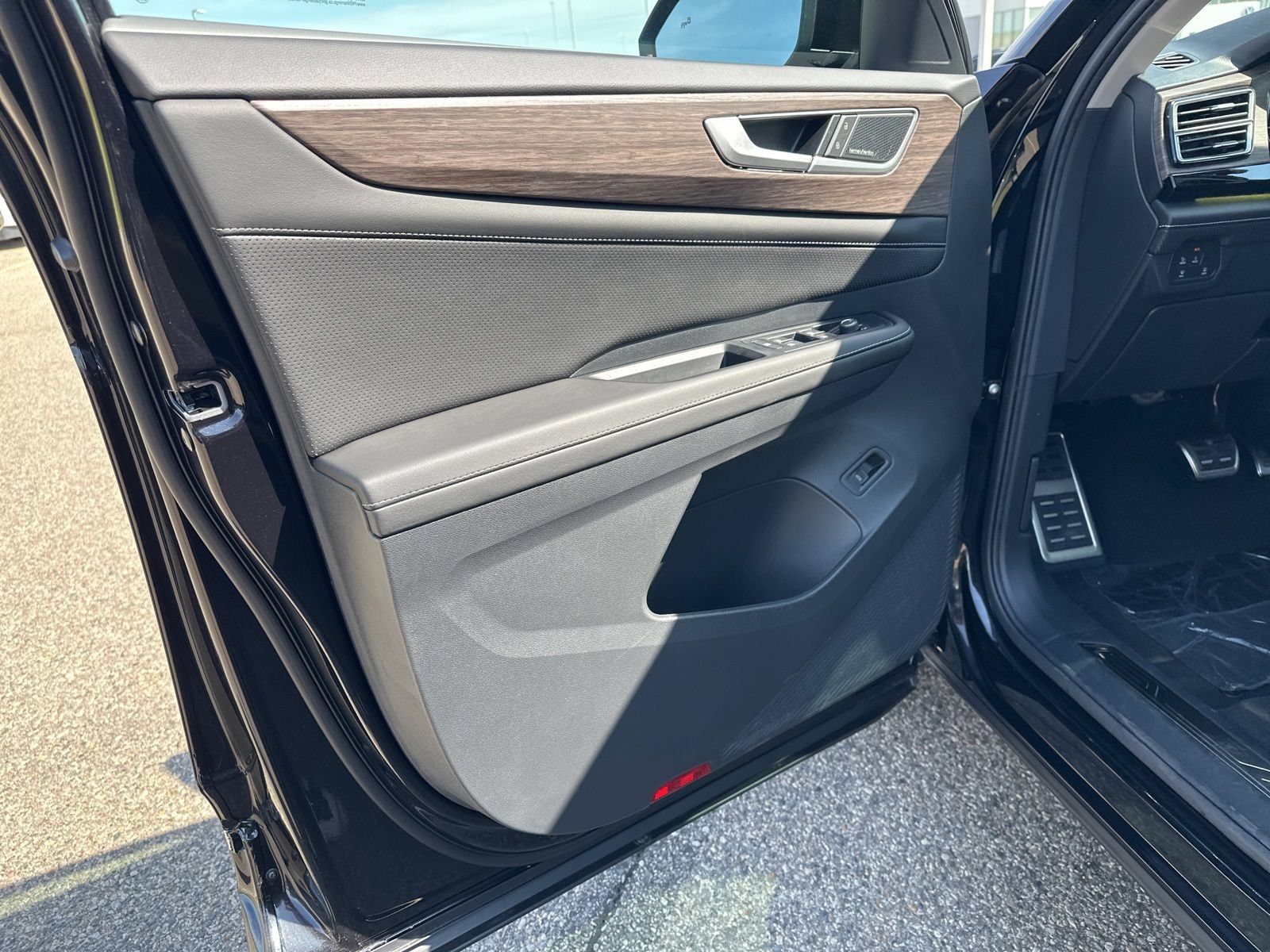 New 2026 Volkswagen Atlas SEL Premium R-Line AWD/4WD image 17