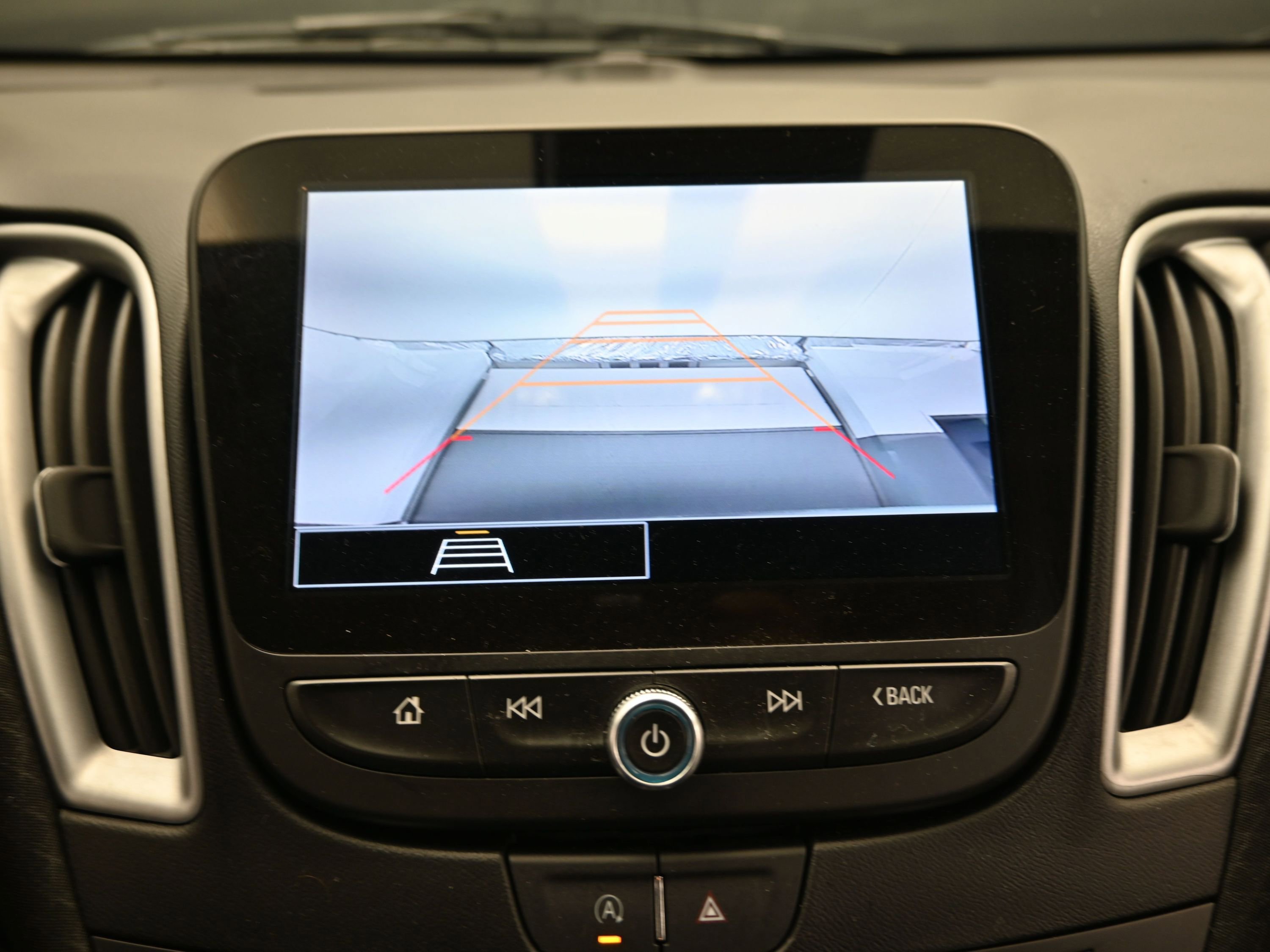 Used 2024 Chevrolet Malibu LT image 16