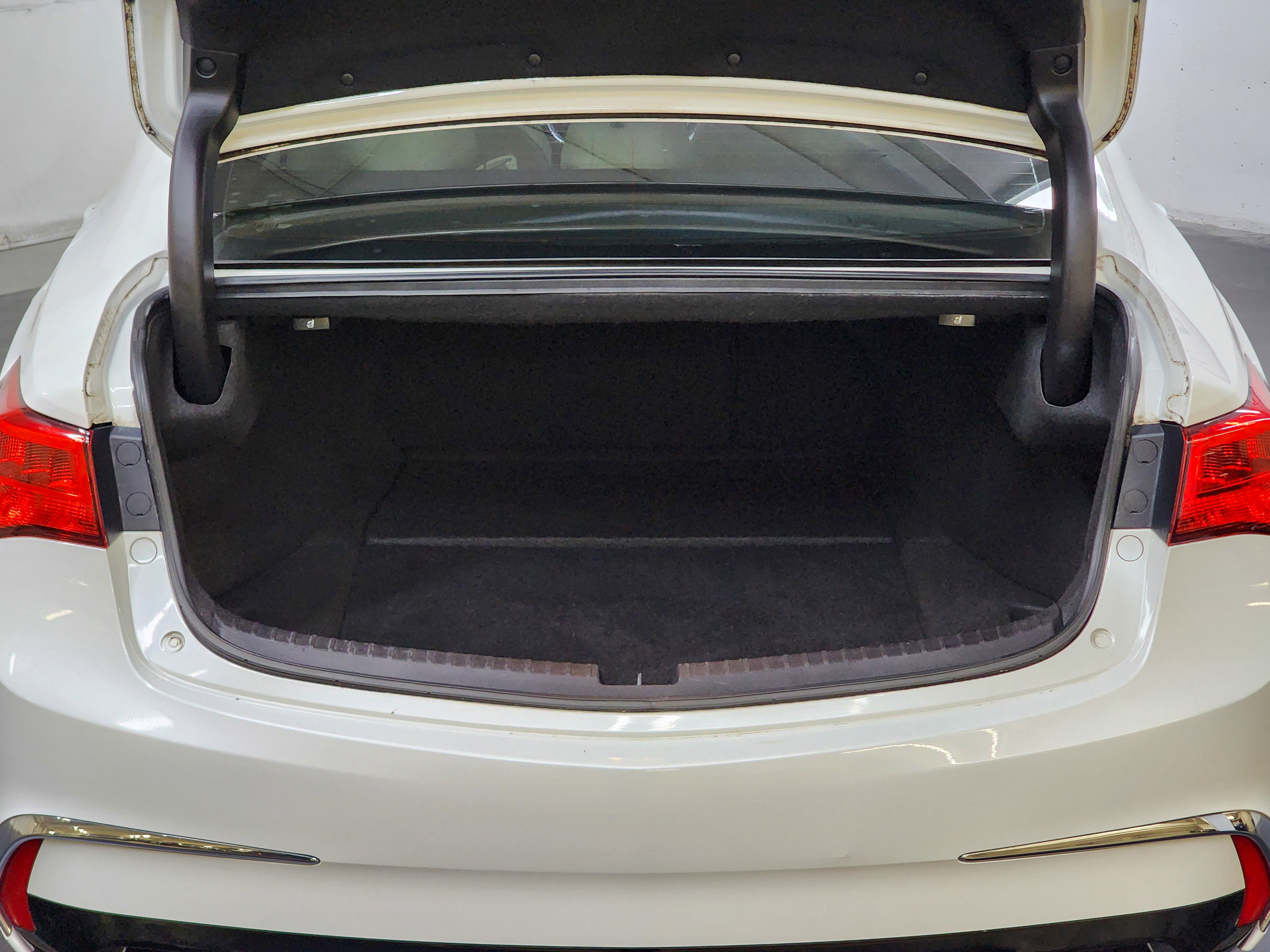 Used 2018 Acura TLX V6 image 7