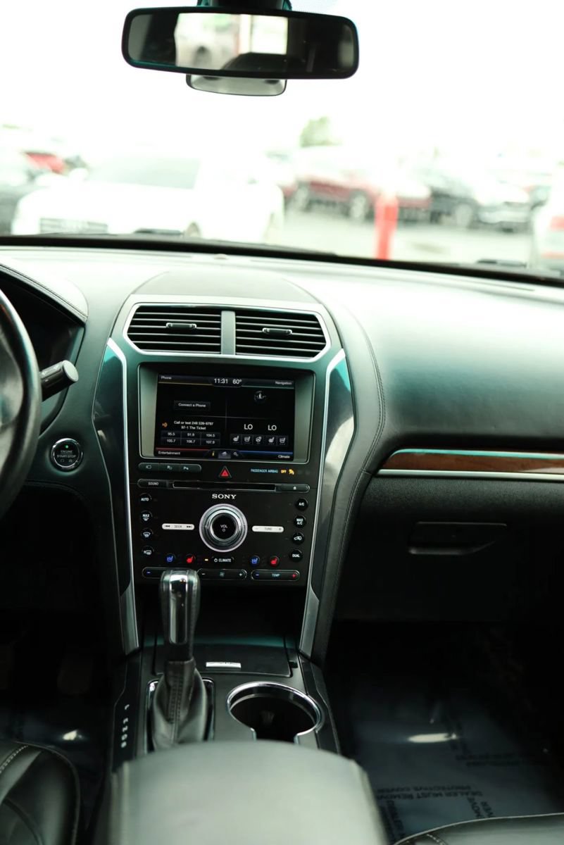Used 2016 Ford Explorer Platinum AWD/4WD image 31