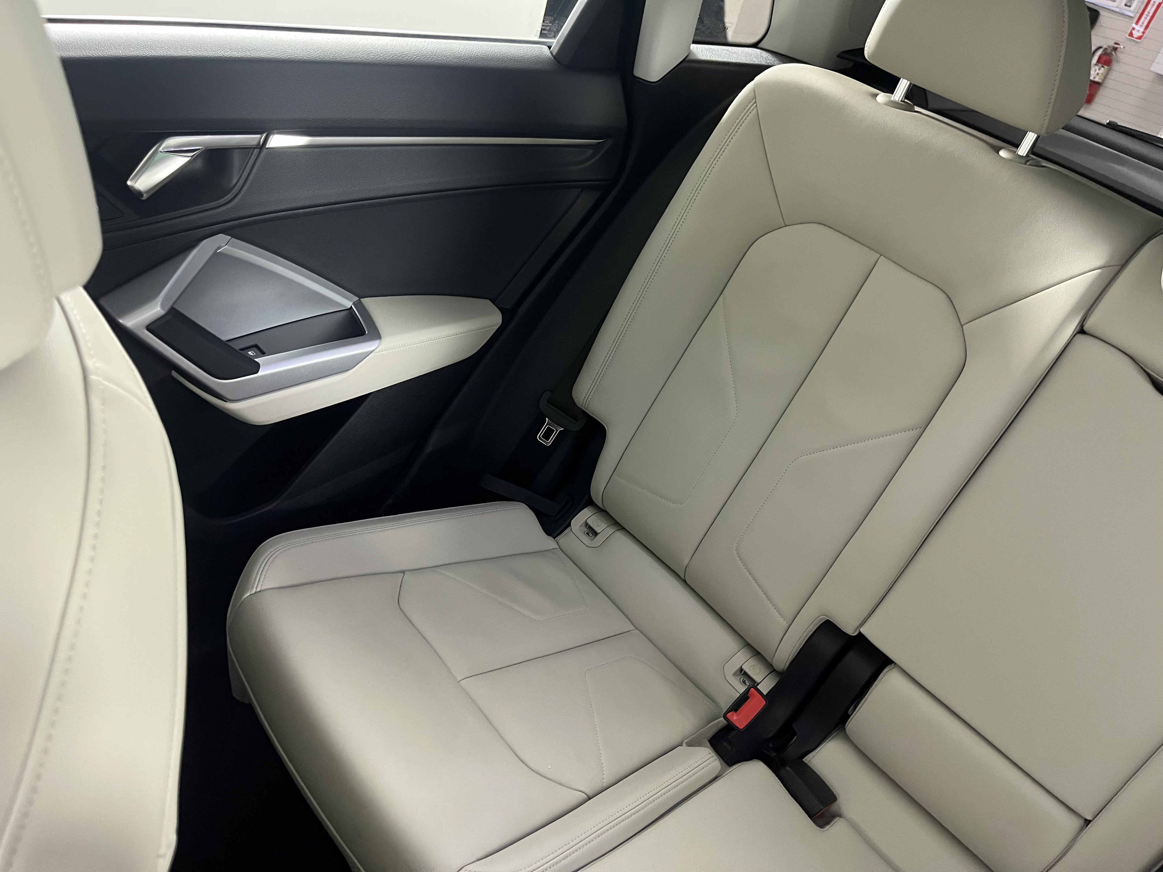 Used 2022 Audi Q3 2.0T Premium image 22