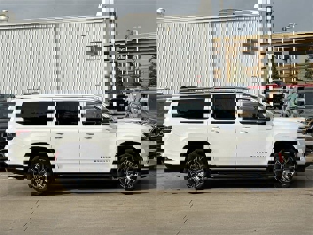 Used 2024 Jeep Wagoneer L Series II image 3