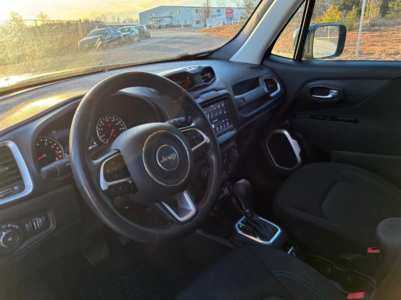 Used 2021 Jeep Renegade Latitude image 16