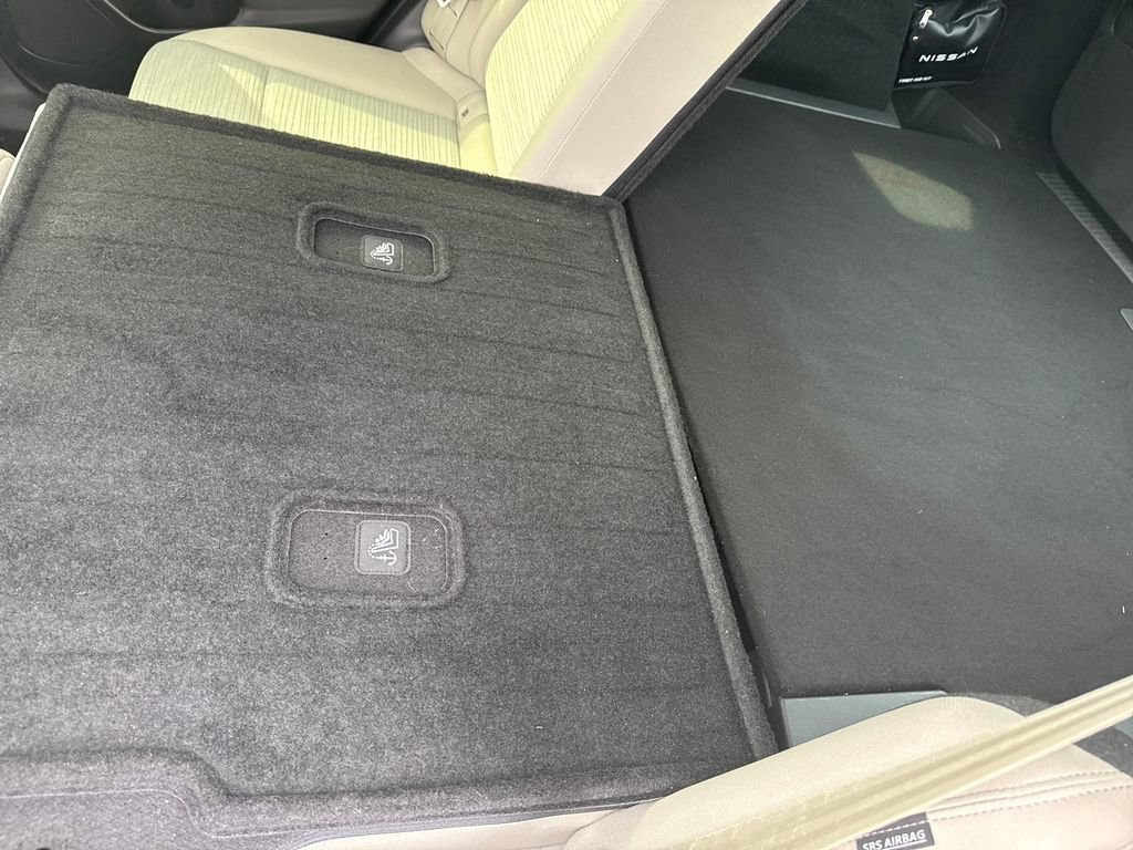 Used 2023 Nissan Rogue SV image 30