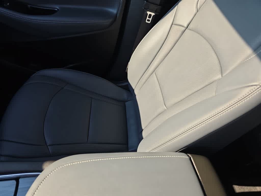 Used 2023 Buick Enclave Premium w/ Experience Buick Package FWD image 19