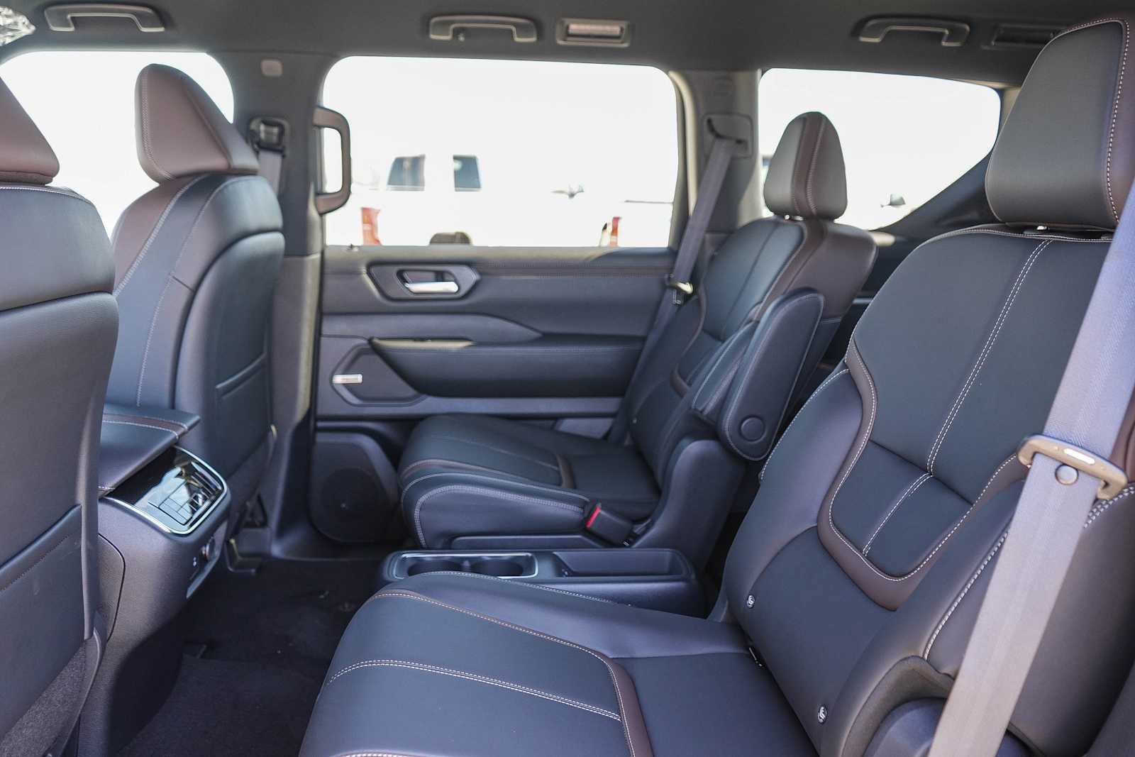 New 2026 Nissan Armada SL w/ Captain's Chari Seat Package AWD/4WD image 21
