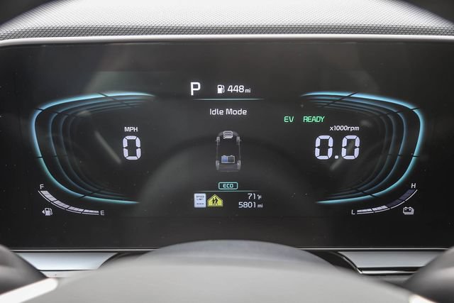 Certified 2025 Kia Niro EX FWD image 25