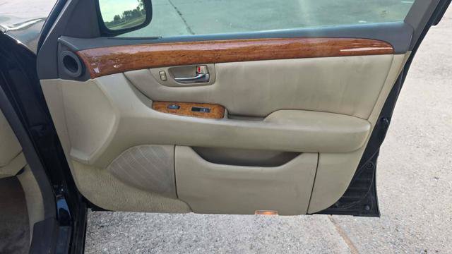 Used 2004 Lexus LS 430 RWD image 11