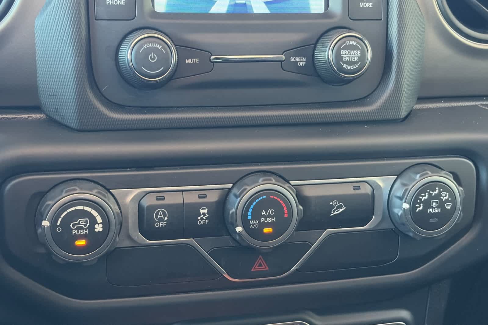 Used 2019 Jeep Wrangler Unlimited Sport AWD/4WD image 22