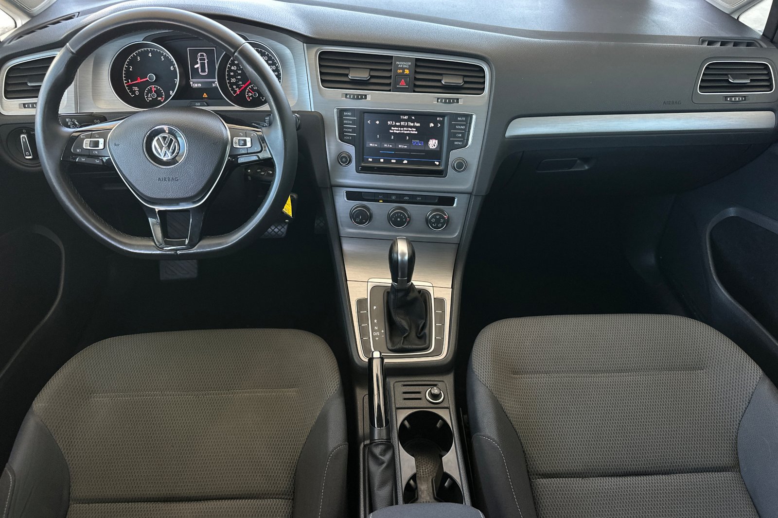 Used 2017 Volkswagen Golf S FWD image 12