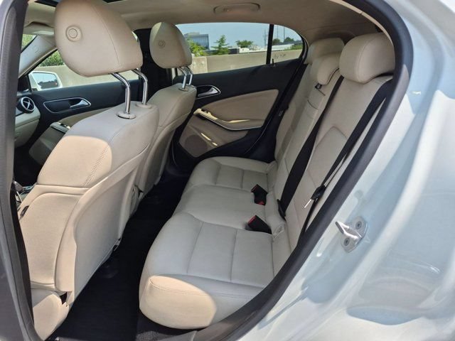 Used 2016 Mercedes-Benz GLA 250 4MATIC image 10