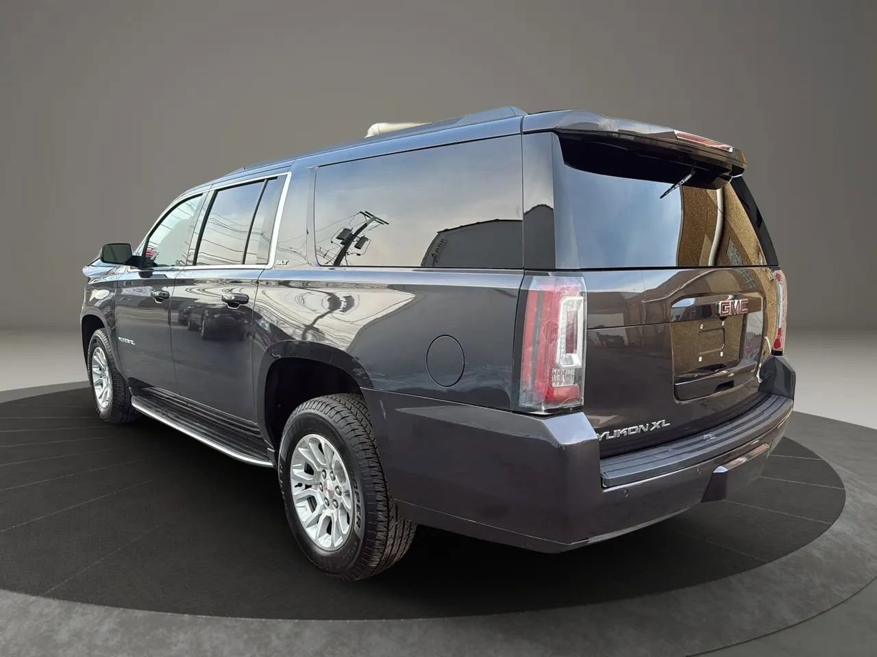 Used 2017 GMC Yukon XL SLT image 7