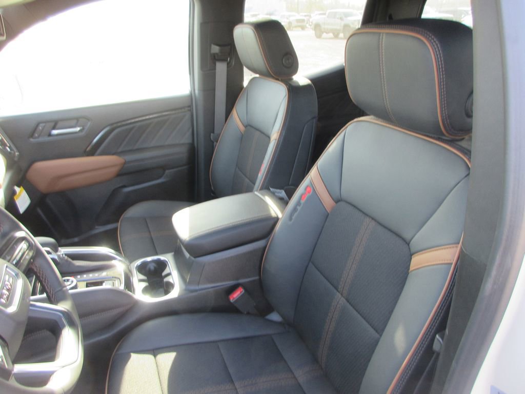 New 2026 GMC Canyon AT4 image 12