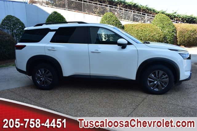 Used 2024 Nissan Pathfinder SV AWD/4WD image 14