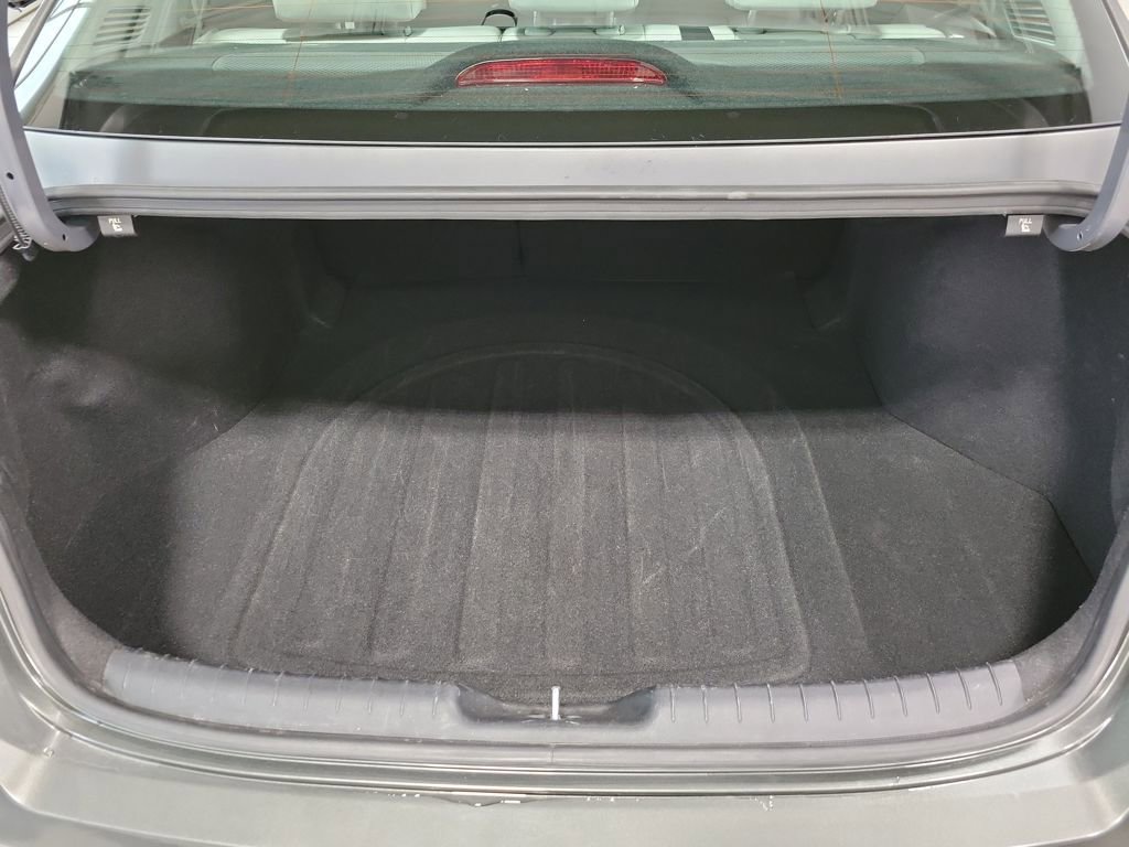 Used 2024 Hyundai Elantra Limited image 12