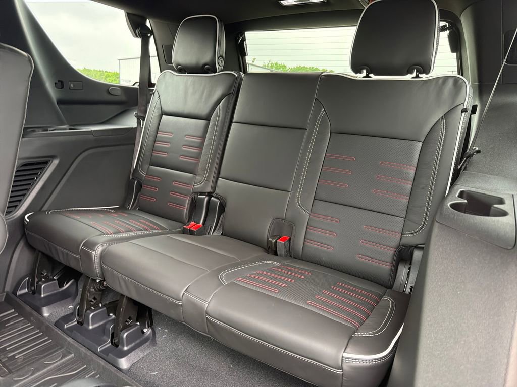 New 2026 GMC Yukon AT4 Ultimate AWD/4WD image 9