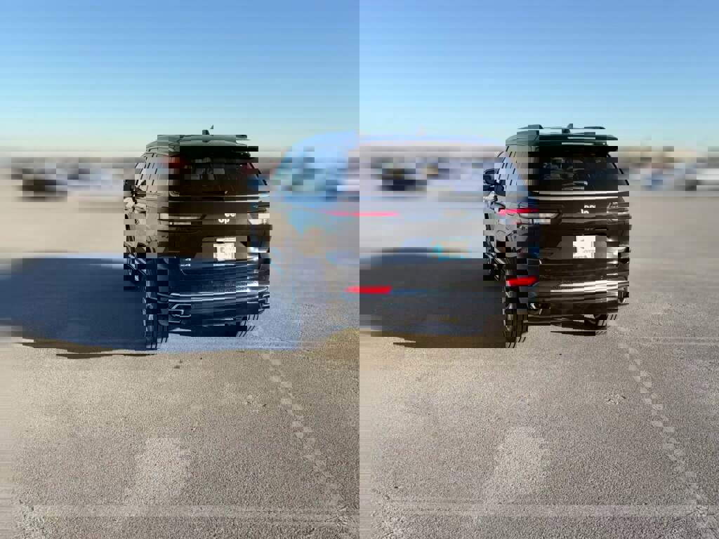 New 2025 Jeep Grand Cherokee L Summit image 9