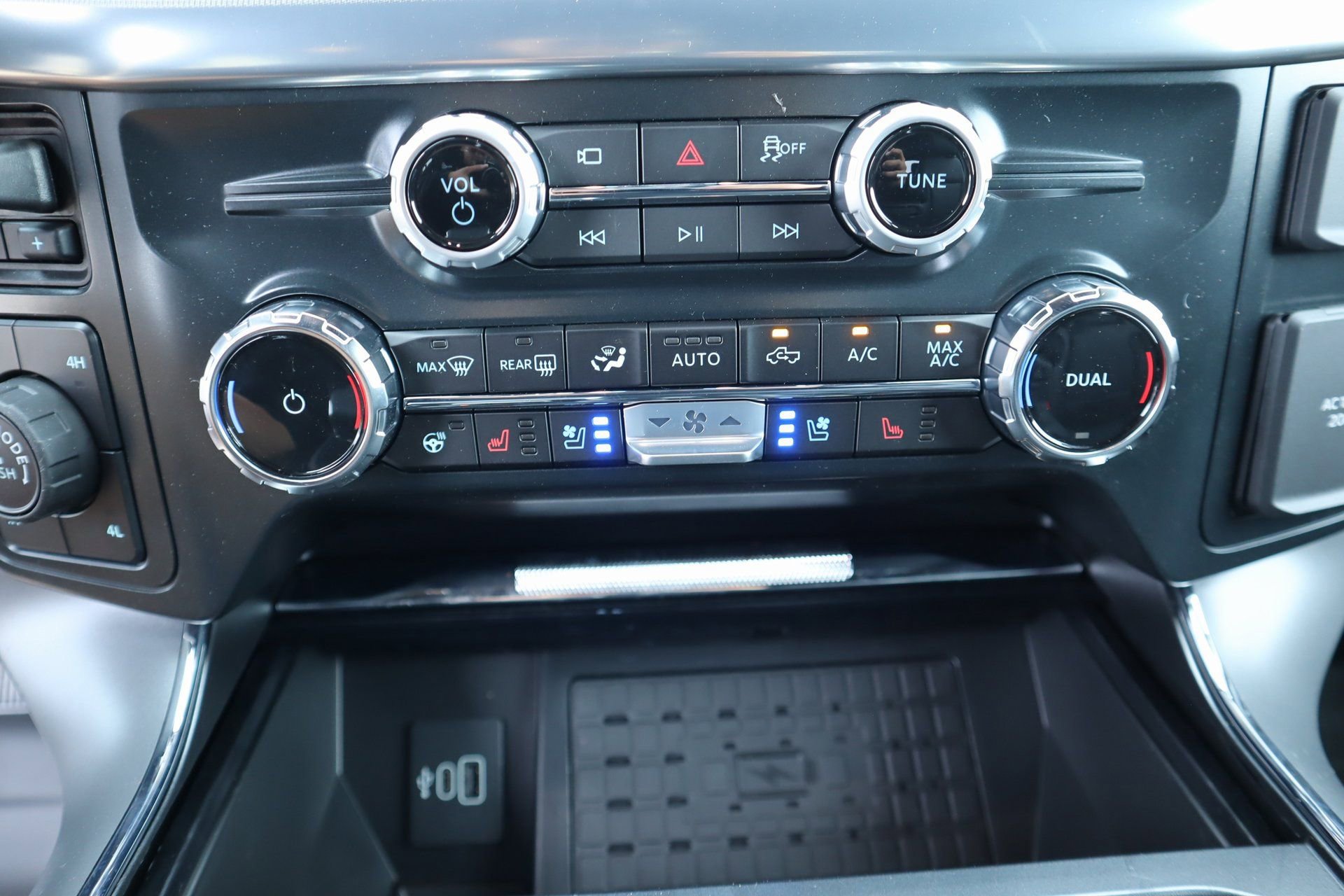 New 2025 Ford F150 Lariat w/ Equipment Group 502A High image 7