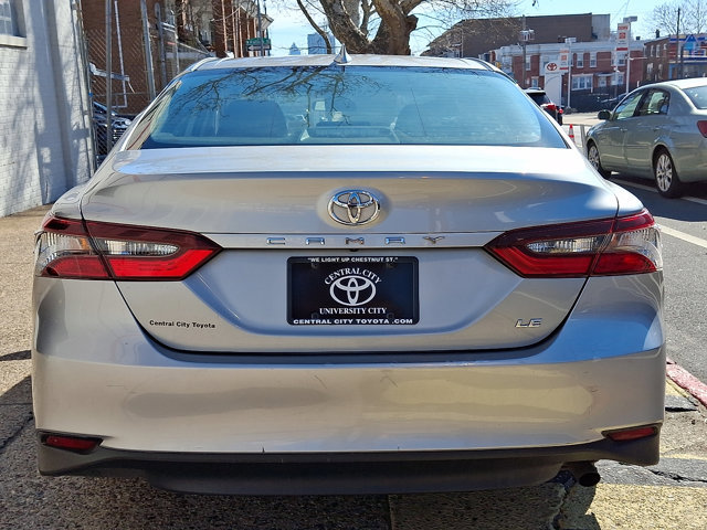 Used 2021 Toyota Camry LE FWD image 5