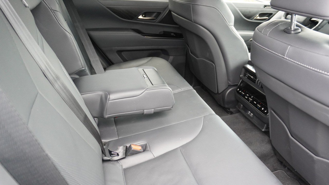 Certified 2026 Lexus LX 600 4WD w/ Accessory Package (Z1) image 12