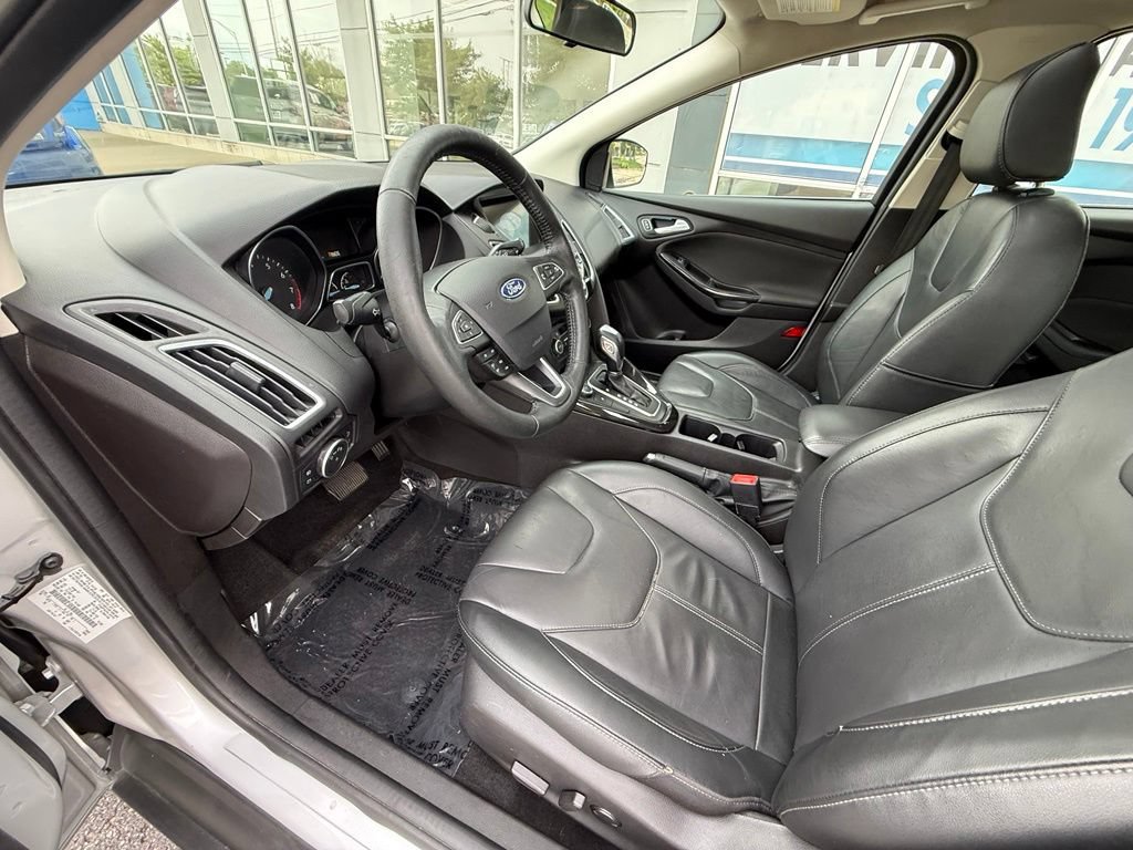 Used 2017 Ford Focus Titanium FWD image 11