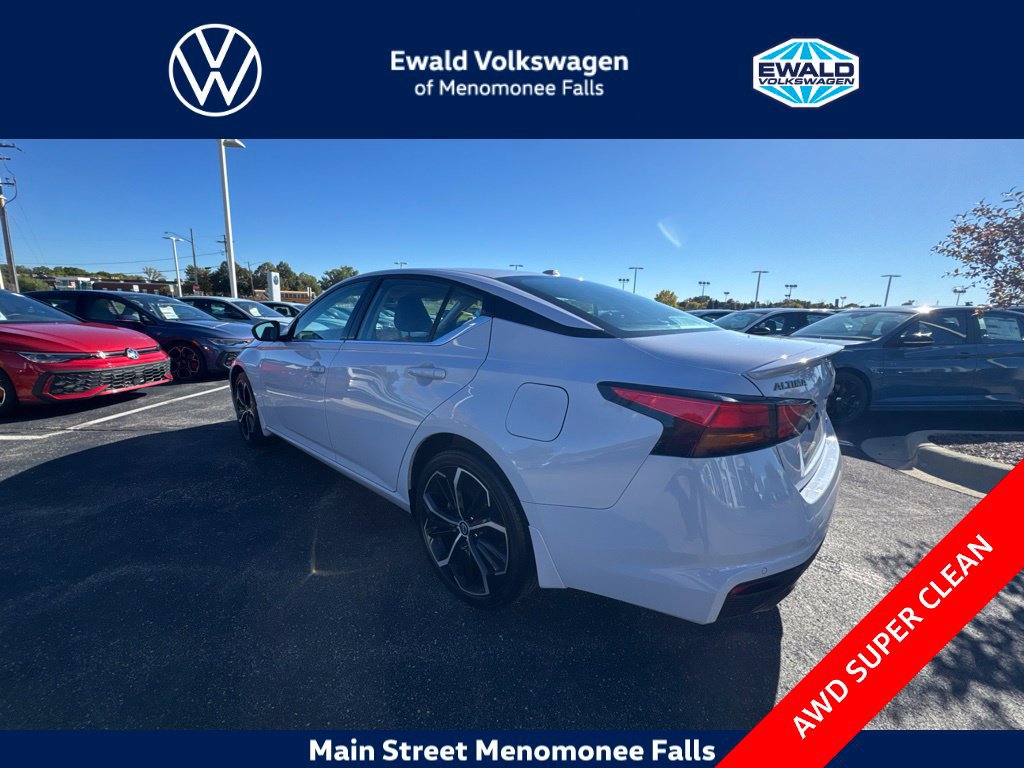 Used 2024 Nissan Altima 2.5 SR AWD/4WD image 5