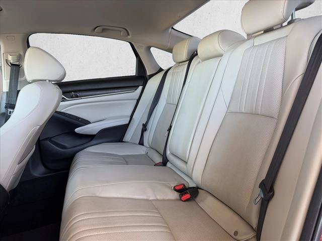 Used 2018 Honda Accord Touring image 10