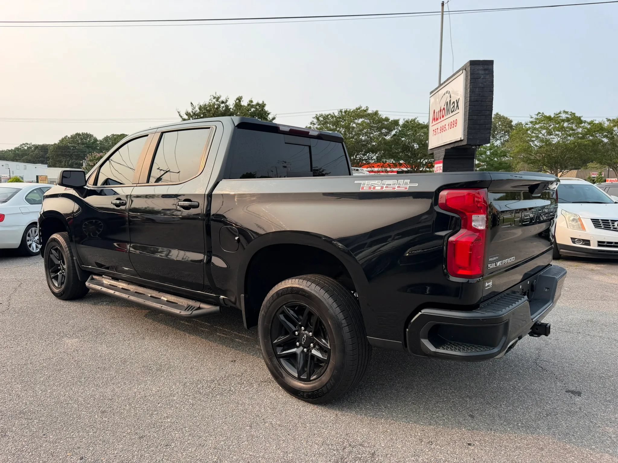 Used 2020 Chevrolet Silverado 1500 LT Trail Boss AWD/4WD image 3
