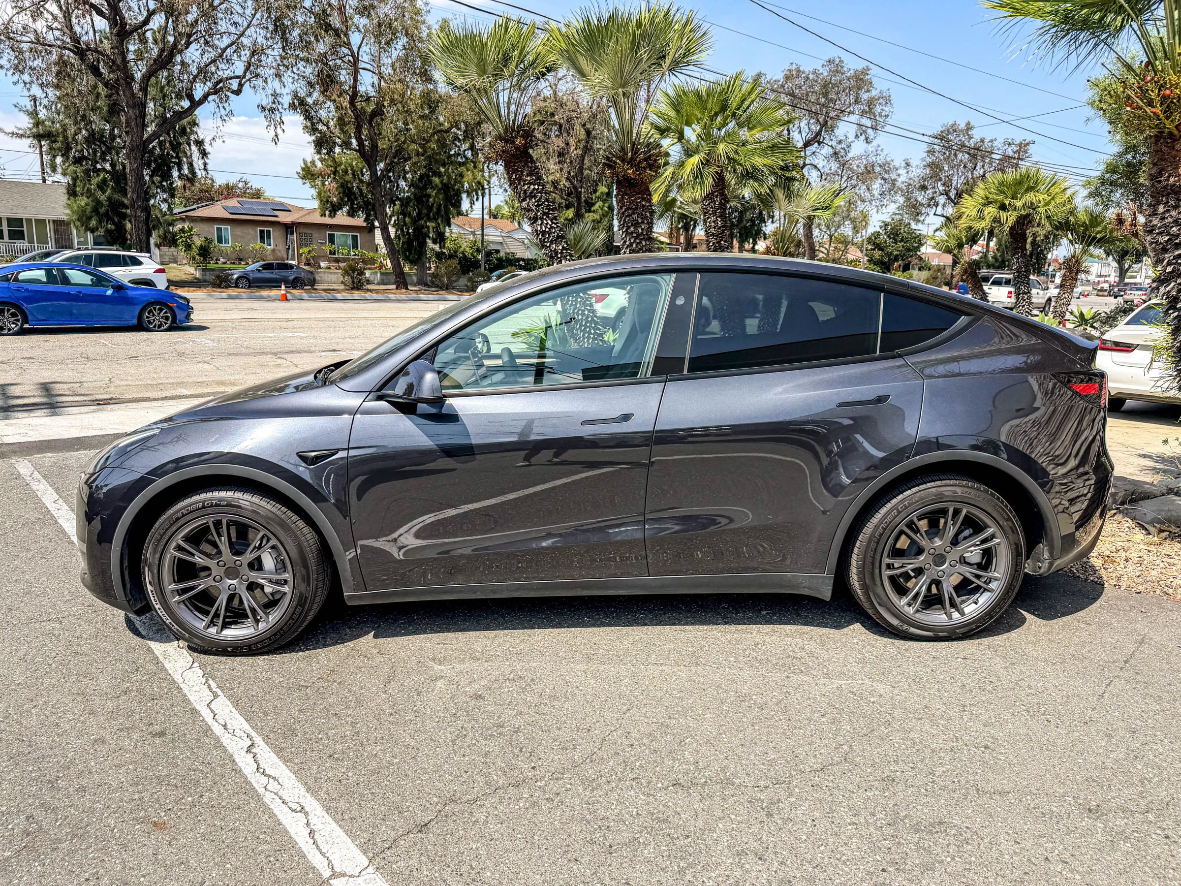 Used 2024 Tesla Model Y Long Range AWD/4WD image 14