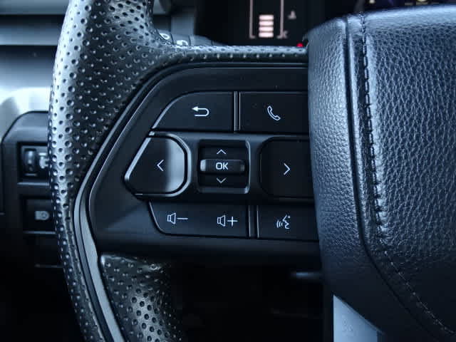 Certified 2025 Toyota Tacoma SR5 AWD/4WD image 37